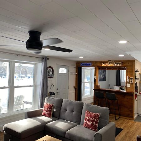 Our Place Up North Bnb Huntsville Exteriör bild