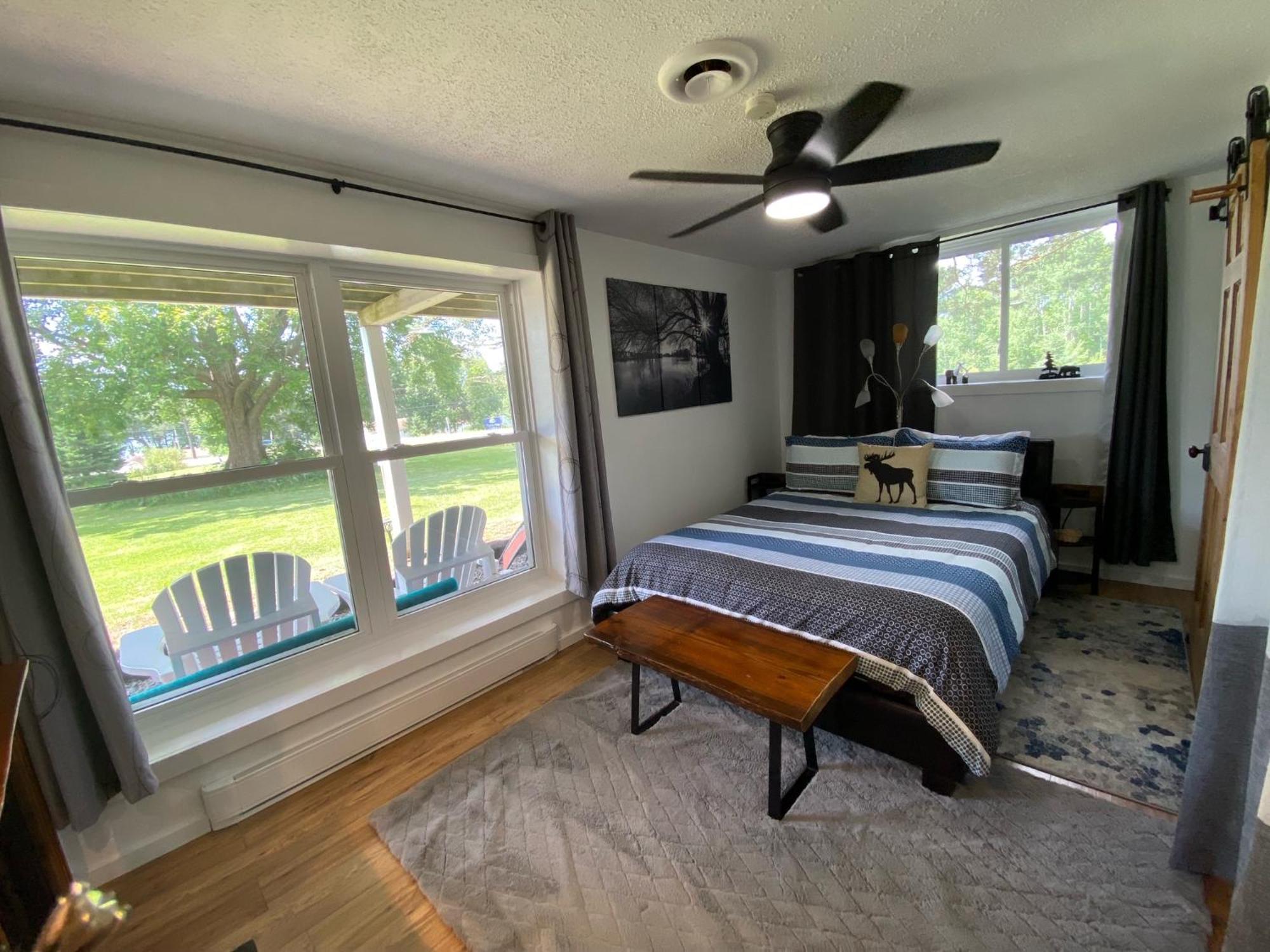 Our Place Up North Bnb Huntsville Exteriör bild