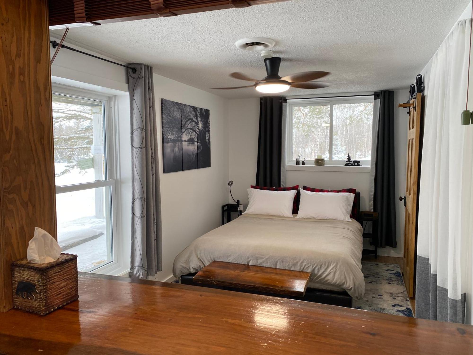 Our Place Up North Bnb Huntsville Exteriör bild